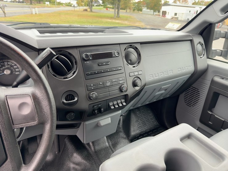 2015-ford-f550-xl-image-20