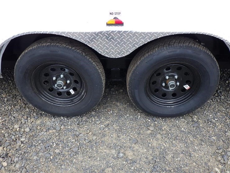 2027-royal-lcht35-7.516v-86-t/a-enclosed-trailer-image-9