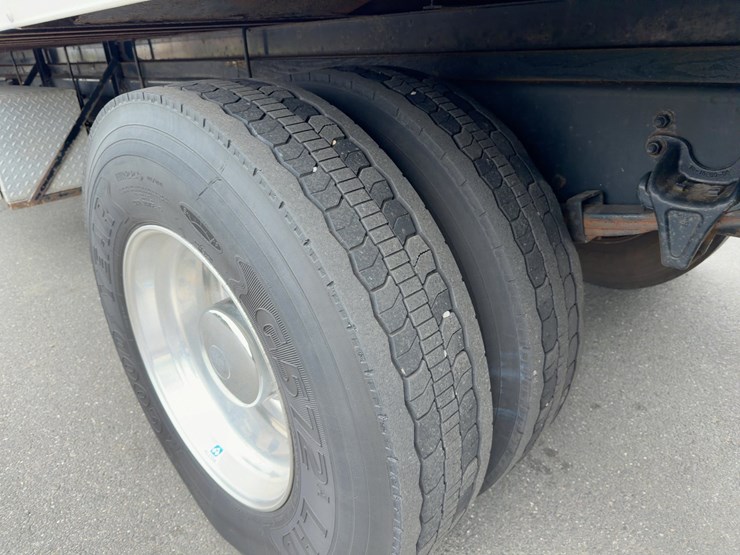 2015-freightliner-m2-s/a-box-truck-image-14