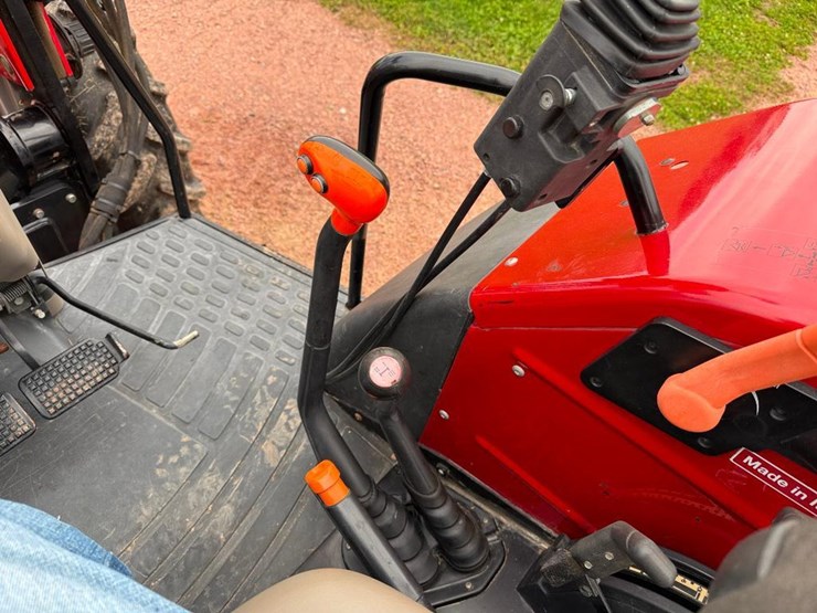 case-ih-farmall-85u-image-53