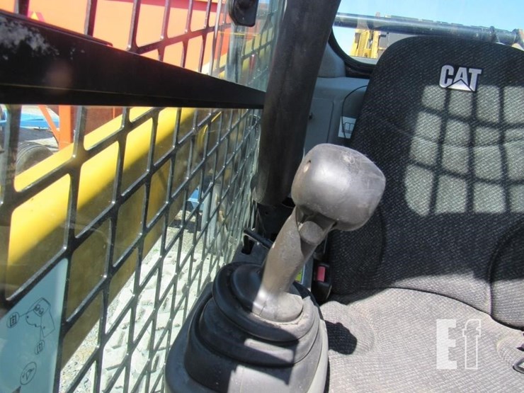 2014-caterpillar-272d-image-8