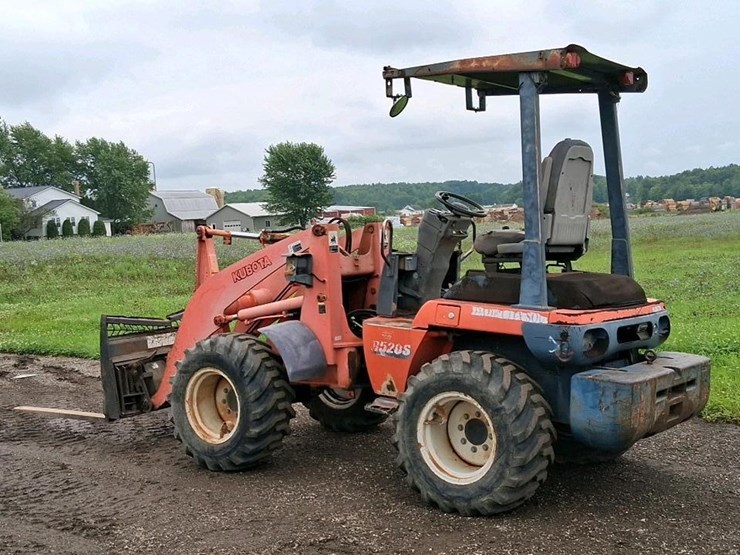 2005-kubota-r520s-image-3