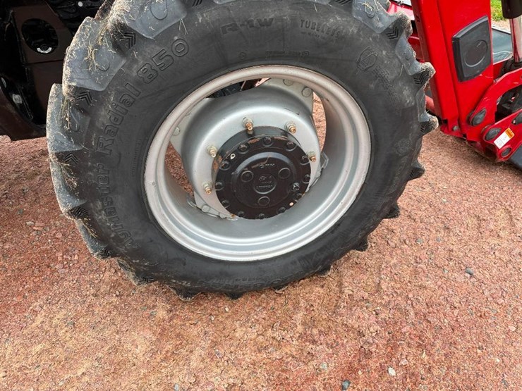 case-ih-farmall-85u-image-11