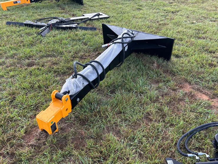 #124-•-quick-attach-telescopic-boom-image-1