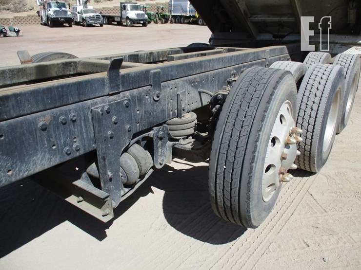 2016-peterbilt-579-image-23