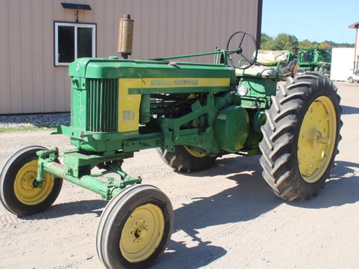 john-deere-520-image-1