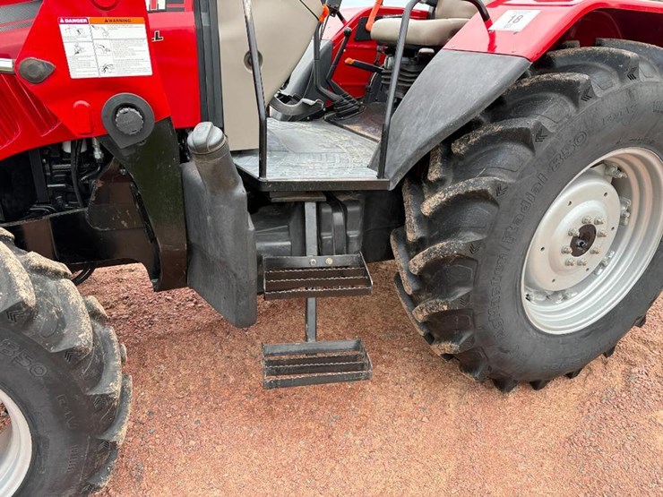 case-ih-farmall-85u-image-15