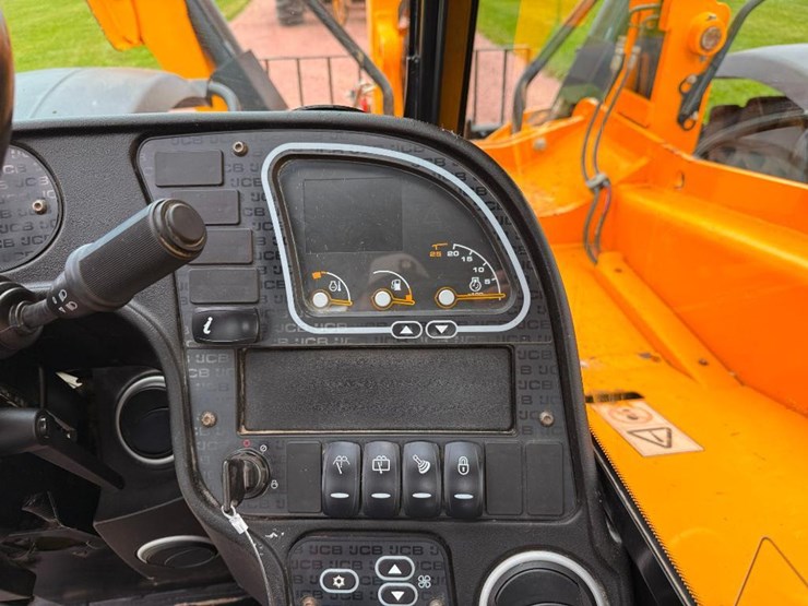 2018-jcb-512-56-image-22