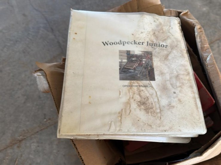 #126-•-2019-woodpecker-jr-pallet-nailer-image-51