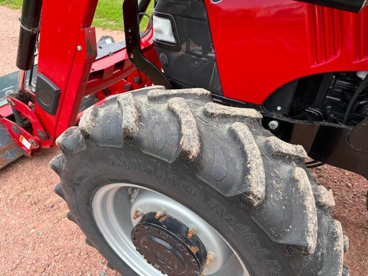case-ih-farmall-85u-image-14