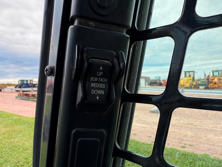 bobcat-t590-image-40