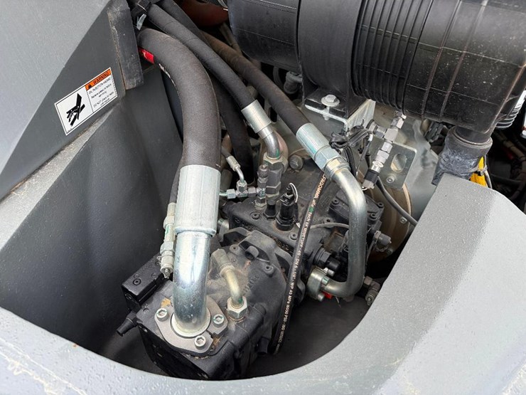 2022-liebherr-l526-image-40