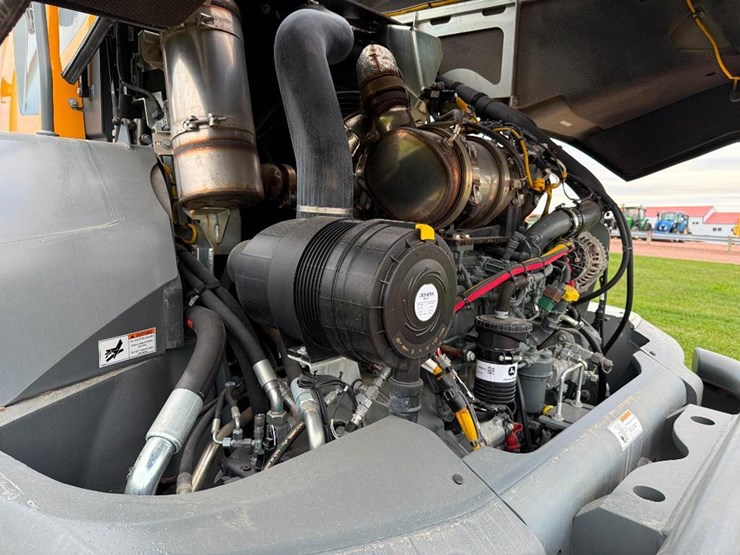 2022-liebherr-l526-image-39