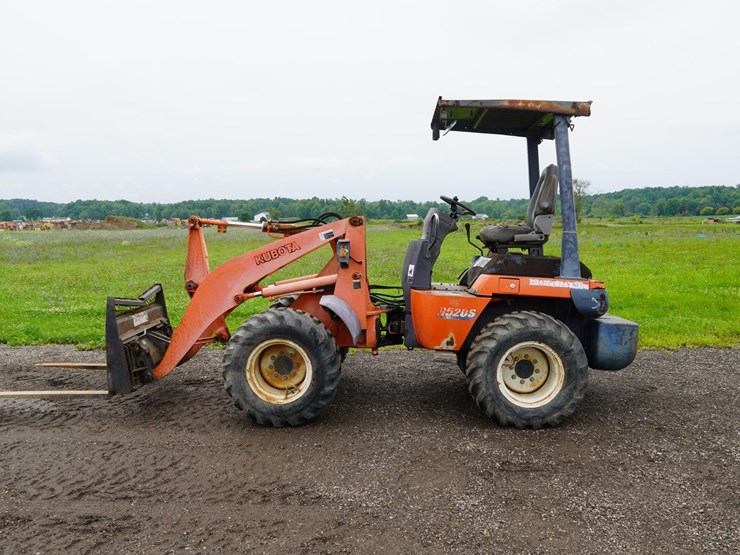 2005-kubota-r520s-image-9