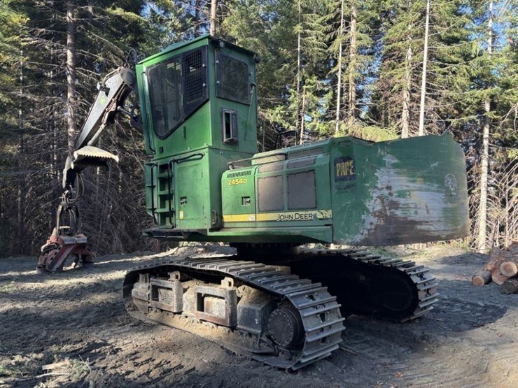 2013-deere-2454d-image-3