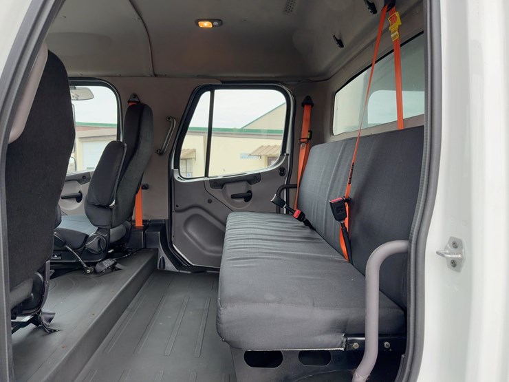 2015-freightliner-m2-s/a-box-truck-image-16