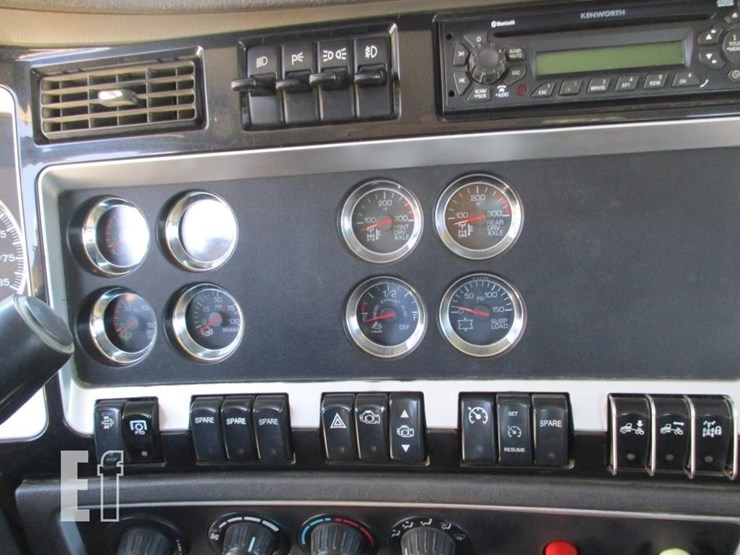 2014-kenworth-t800-image-11