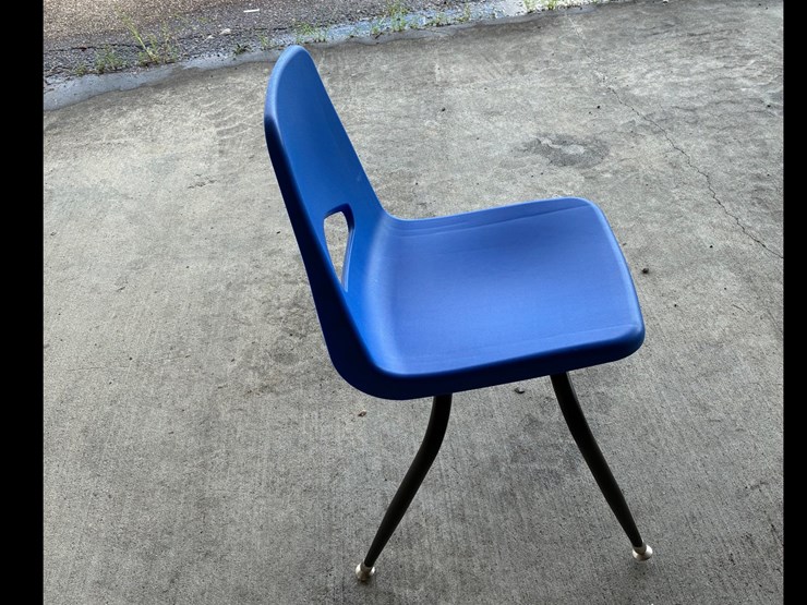#102-•-(5)-chairs-image-3