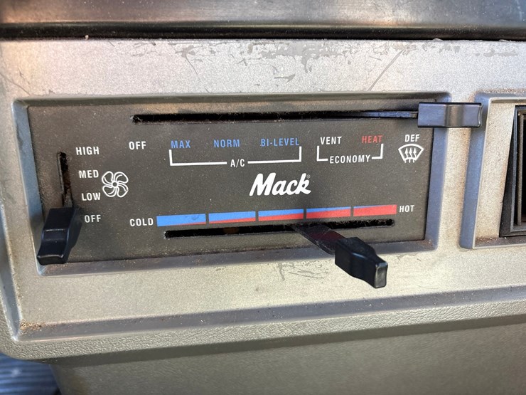 1997-mack-ch613-image-72