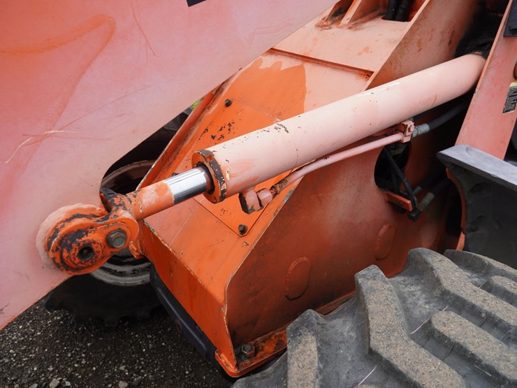 2005-kubota-r520s-image-21