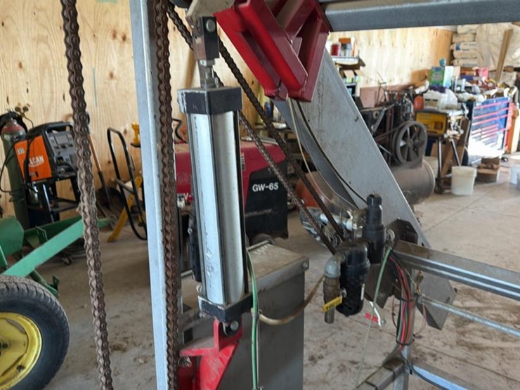 #126-•-2019-woodpecker-jr-pallet-nailer-image-20