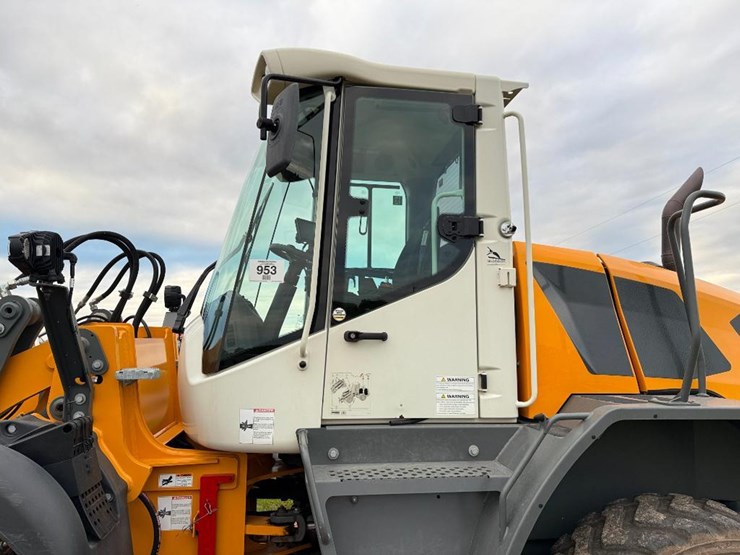 2022-liebherr-l526-image-16