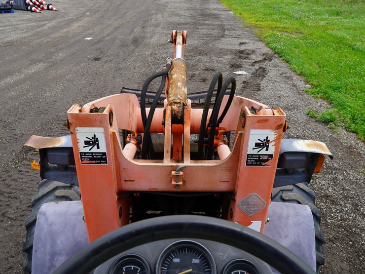 2005-kubota-r520s-image-57