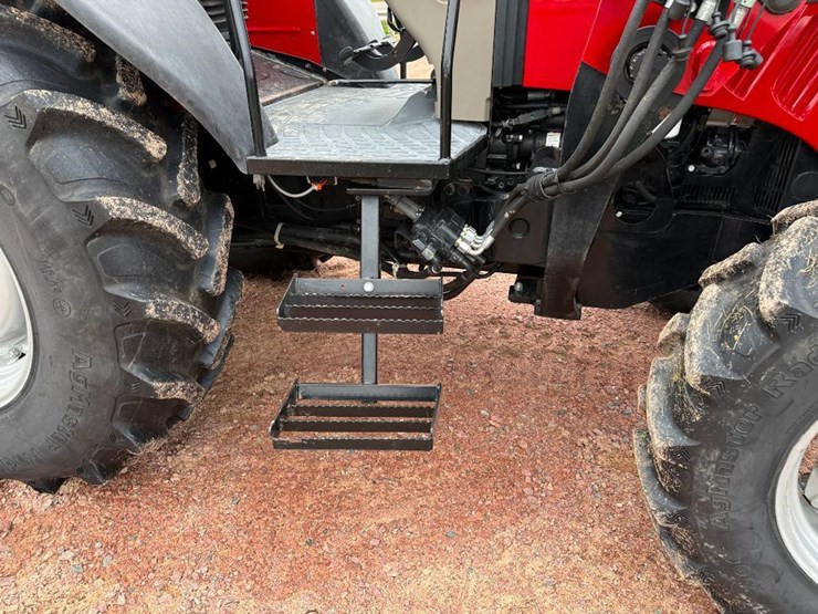case-ih-farmall-85u-image-25