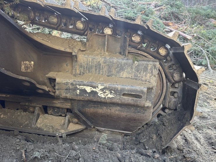 2013-deere-2454d-image-9