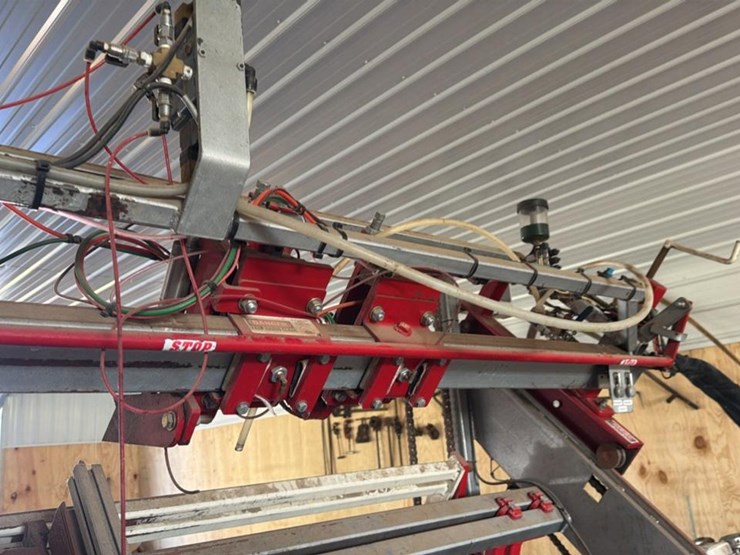 #126-•-2019-woodpecker-jr-pallet-nailer-image-11
