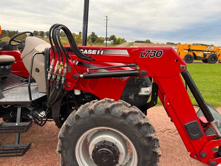 case-ih-farmall-85u-image-23