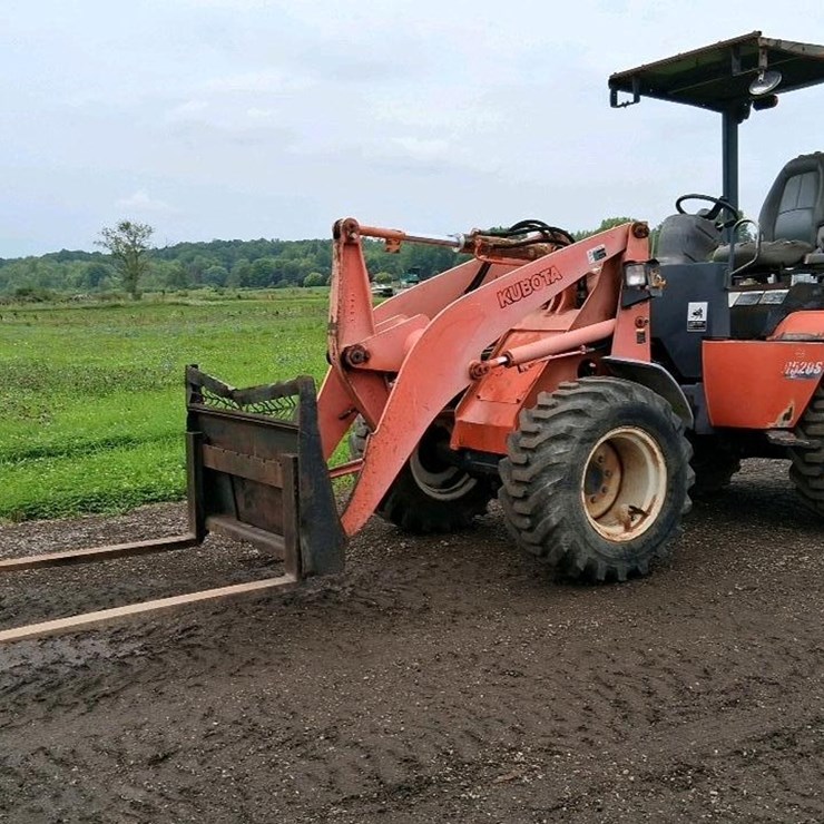 2005 KUBOTA R520S