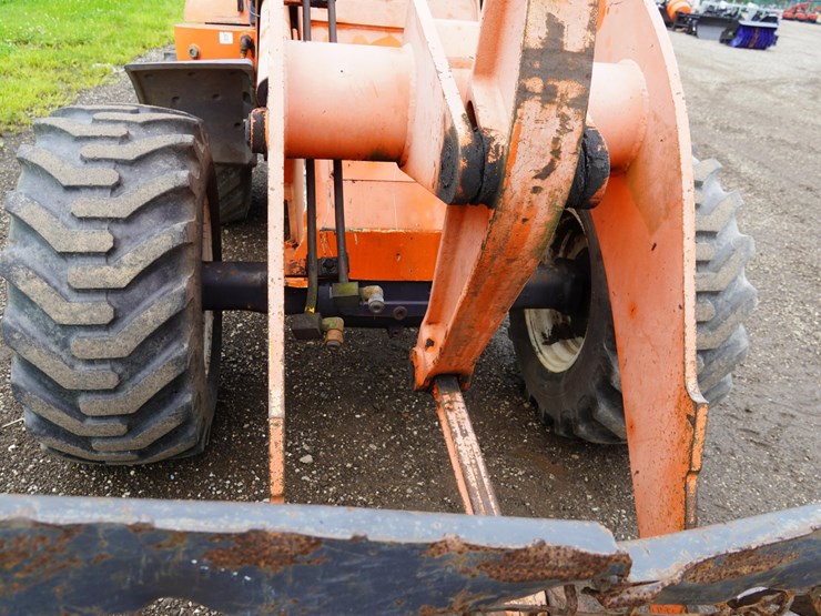 2005-kubota-r520s-image-13