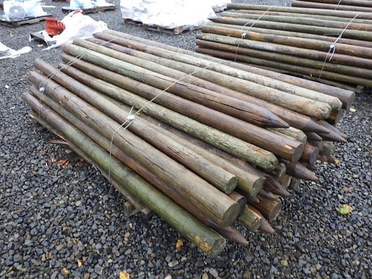 round-wooden-fence-posts-8'l-image-4
