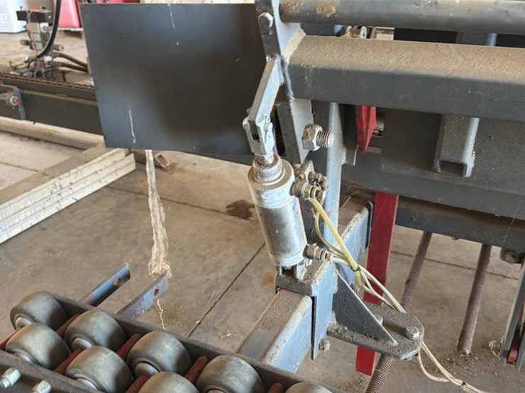 #126-•-2019-woodpecker-jr-pallet-nailer-image-41