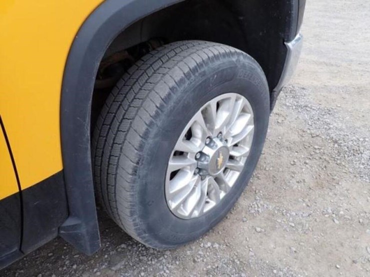 2022-chevrolet-silverado-2500hd-image-48
