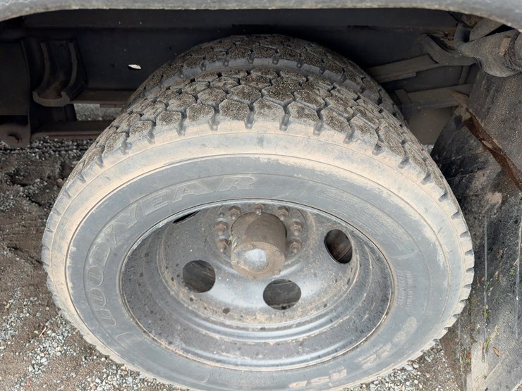 2000-chevrolet-3500hd-image-10