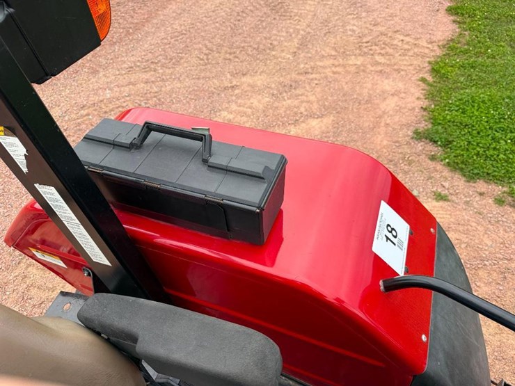 case-ih-farmall-85u-image-65
