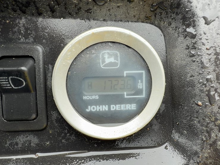 john-deere-gator-image-15