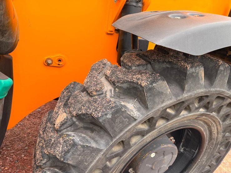2018-jcb-512-56-image-8
