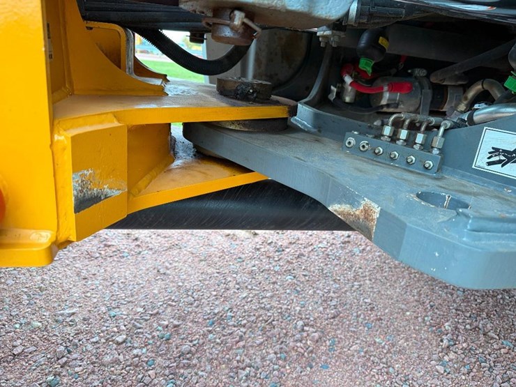 2022-liebherr-l526-image-37