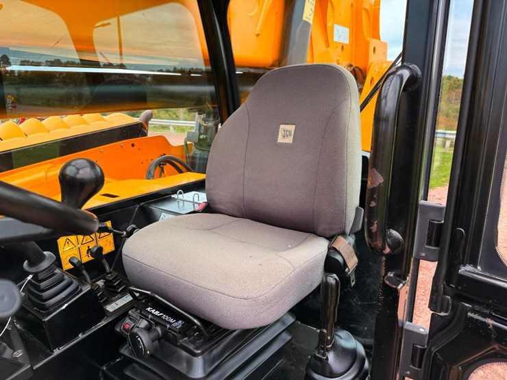 2018-jcb-512-56-image-18