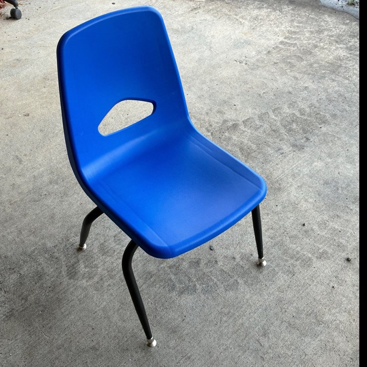 #104 • (5) CHAIRS