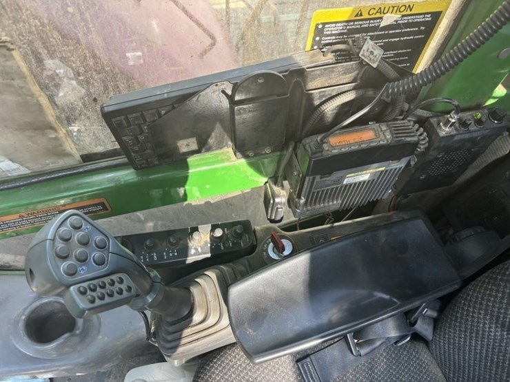 2013-deere-2454d-image-39