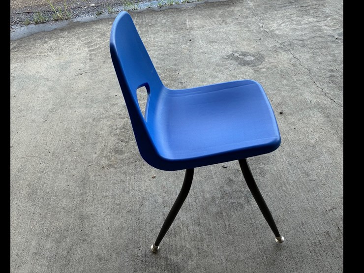 #106-•-(5)-chairs-image-3