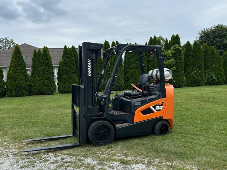 2021-doosan-gc30s-9-image-1