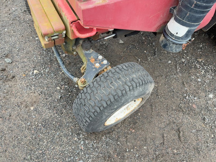 toro-groundsmaster-325d-image-8