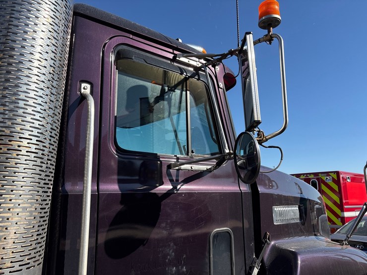 1997-mack-ch613-image-22