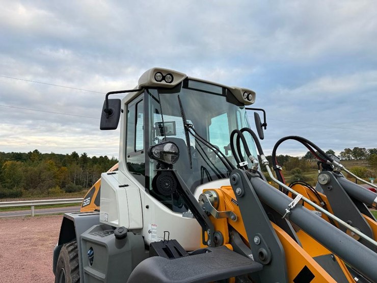 2022-liebherr-l526-image-13