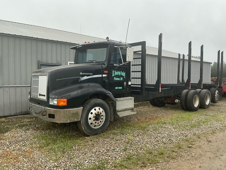 #125-•-1996-international-log-truck-image-1